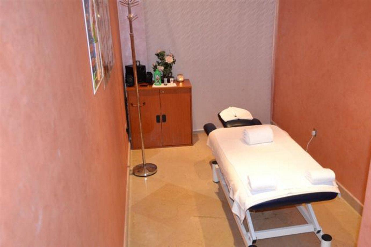 Century Hotel 4*