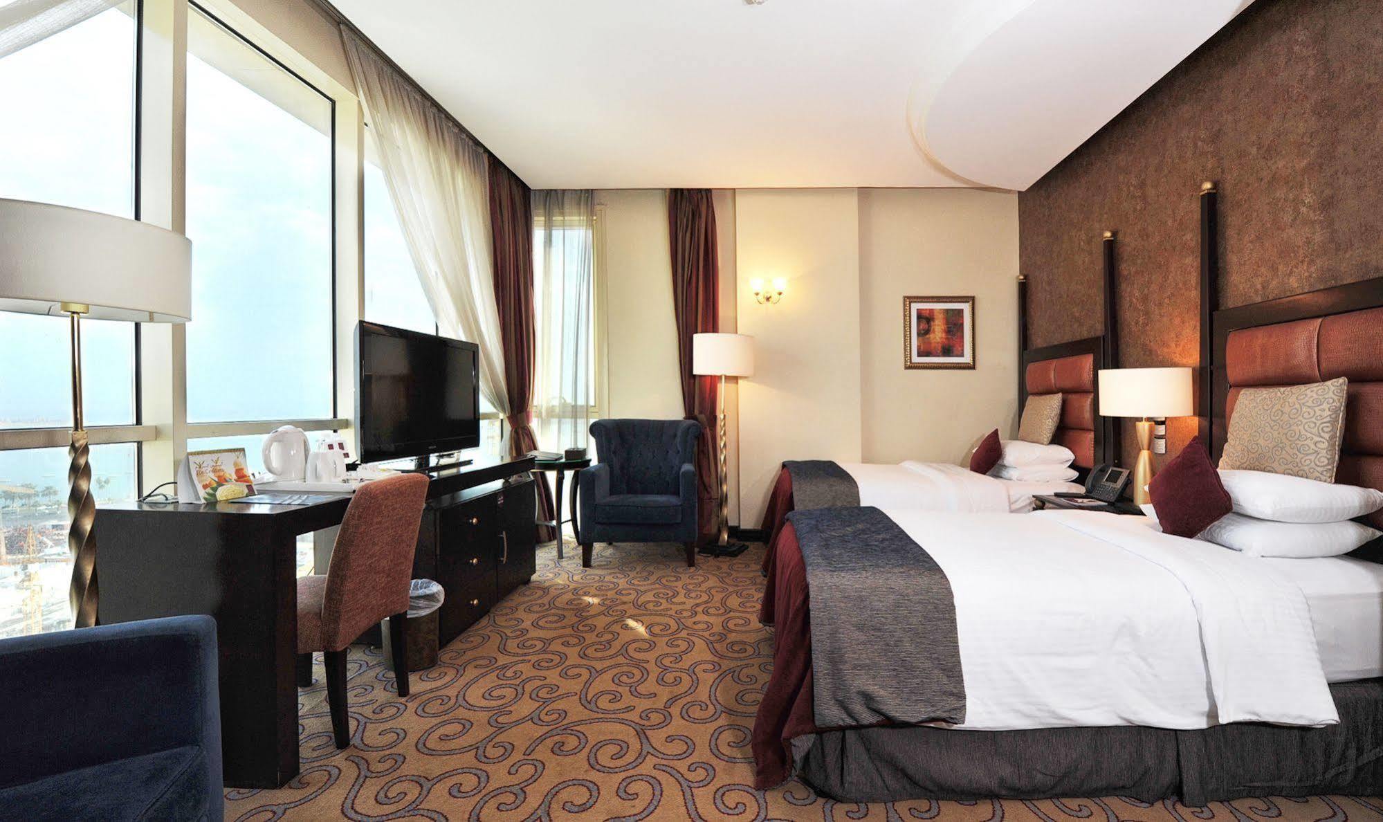 Century Hotel 4*